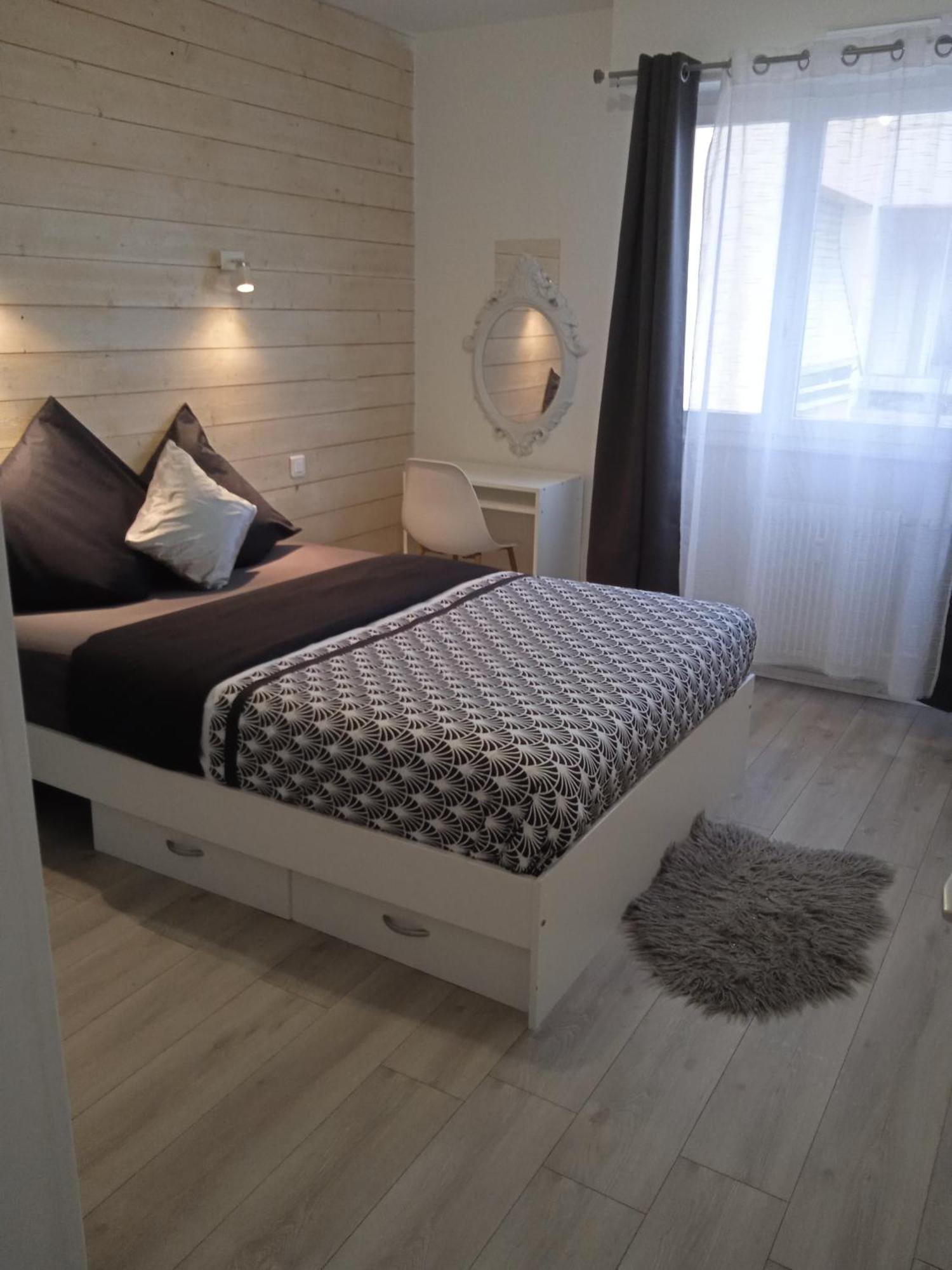 Logement Dans Residence - A 10 Km Du Centre Ville Et A 5 Minute Du Parlement Europeen Avec Parking Gratuit Hoenheim Dış mekan fotoğraf